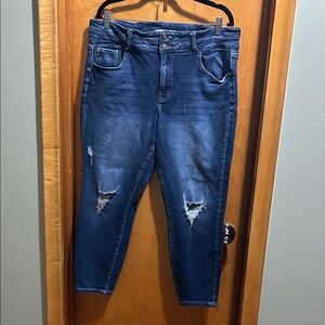 KanCan Distressed Ankle Jeans